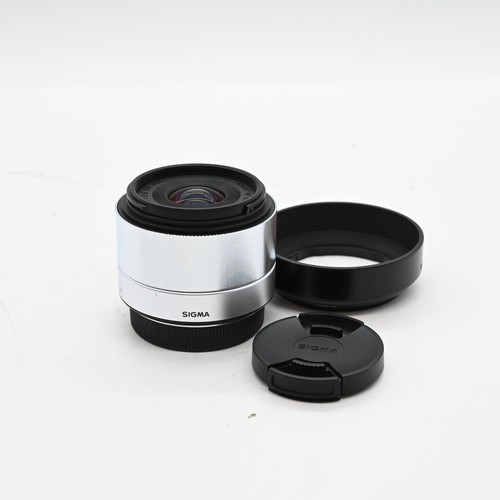Sigma 8 dn - 19, f2.8