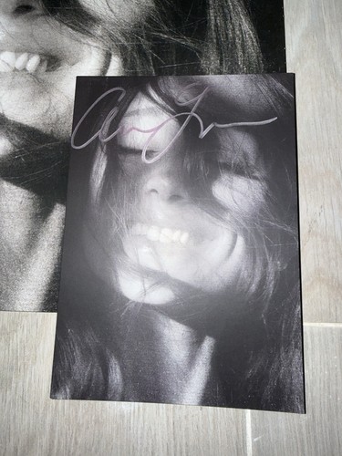 Signed ariana grande - signed,