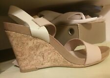 Sandali bata con zeppa