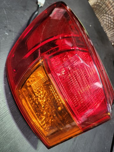 Faro posteriore lexus 220d - faro,