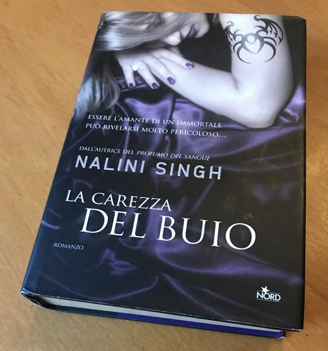 Carezza del buio nalini - la,