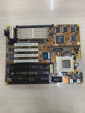 Scheda madre vintage Soyo