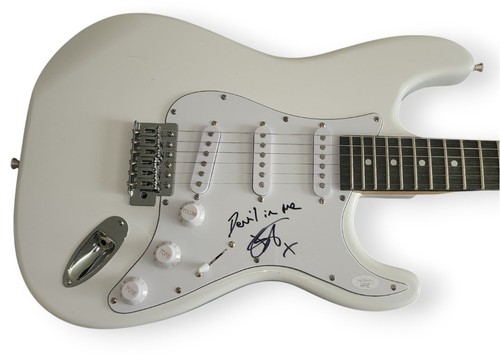 Chitarra elettrica firmata
