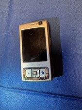 CELLULARE NOKIA N95 NON FUNZIONANTE CON CARICABATTERIA VENDO NON FUNZIONANTE