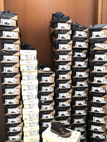 Stock paia scarpe pelle - stock,
