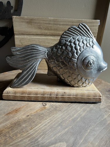 Statuina pesce metallo - in,