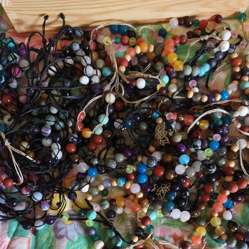Lotto bracciali con - , pietre