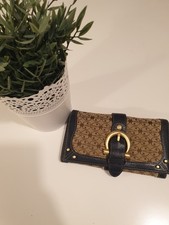 Elegante Portafoglio Coccinelle