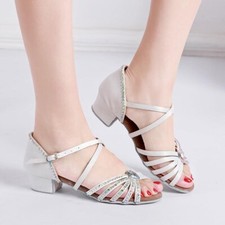 Ragazza Donna Performance