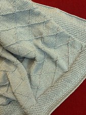 Copertina neonato pura lana merinos. Mai usata. Fatta interamente a mano.