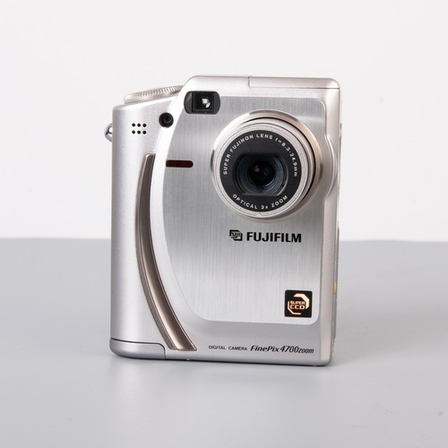 Fujifilm finepix 4700 - finepix,