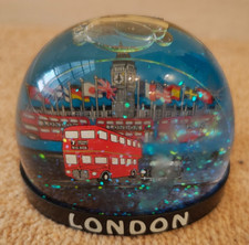 Small LONDON SOUVINEER SNOWGLOBE 3D Red Bus Etc 8cm