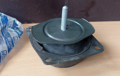 82444368 front engine mount - front,