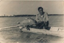 CREMONA Ragazzo in motoscafo