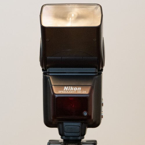 Nikon speedlight - sb-24,
