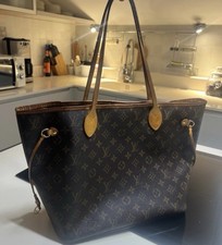 Louis Vuitton Neverfull MM –