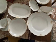 Servizio piatti Richard Ginori antico profilo e decorazioni oro