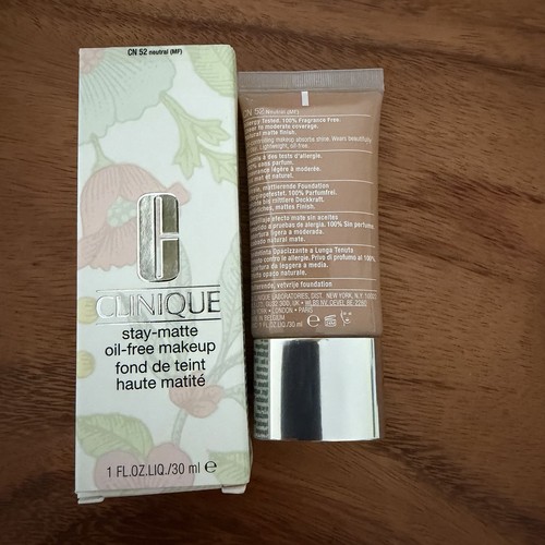Clinique stay matte fondotinta - clinique, stay-matte