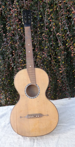 Vecchia chitarra passeggio - vecchia, da