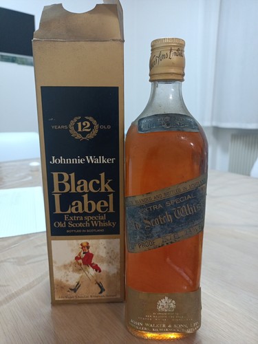 Johnnie walker black label - johnnie,