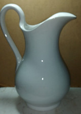 antica brocca usata da