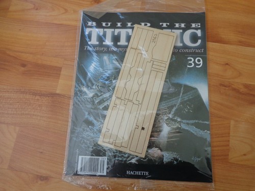Hachette build the - build, titanic