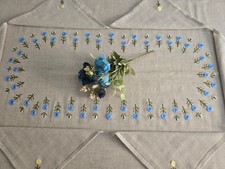 Tovaglia ricamata a mano in