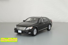 Modellino auto 1:18 per Lexus