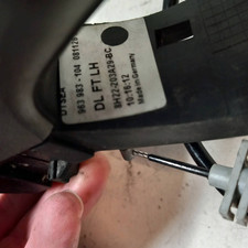 SX. SUPPORTO MANIGLIA EST