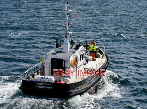 Photo pilot boat - pilot,