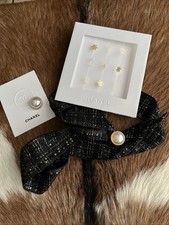 Chanel Perla Charm Spilla