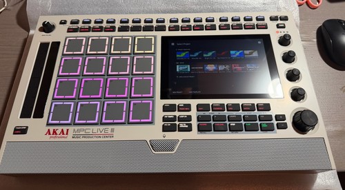 Akai professional mpc - akai,