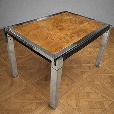 Tavolo allungato di design -