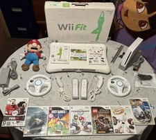 Pacchetto 2 giocatori Nintendo Wii bianco MARIO KART, HDMI e scheda adatta PULITO E TESTATO