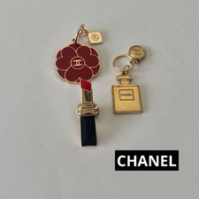 CHANEL Charm Set Logo