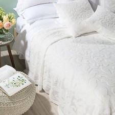 Copriletto Estivo Elegante