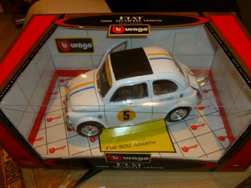 Revell scale diecast fiat - 1/18,