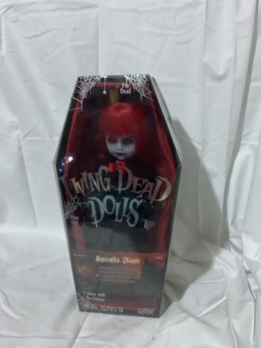 Mezco living dead dolls - living,