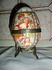 Uovo in porcellana Antica