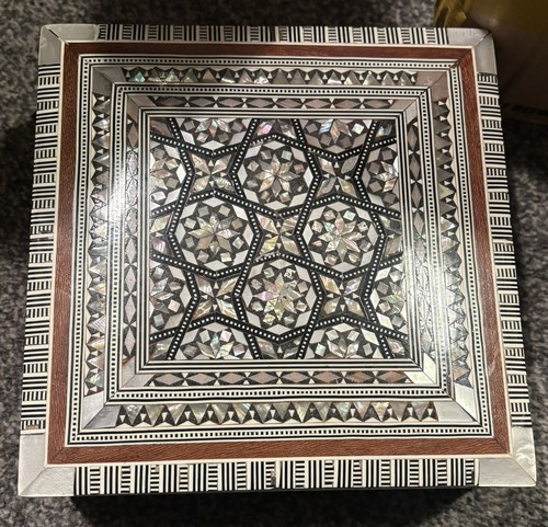 Portagioie legno intarsiato - in,