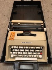 Macchina Da Scrivere Olivetti Lettera 35 con custodia rigida. Vintage.