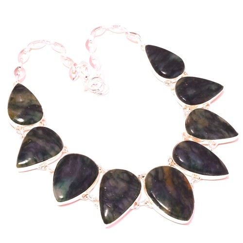 Collana con pietre preziose - , in
