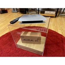 Auralic Aries LE streamer musicale hi-end con alimentatore lineare Ariete (segni leggeri usati)