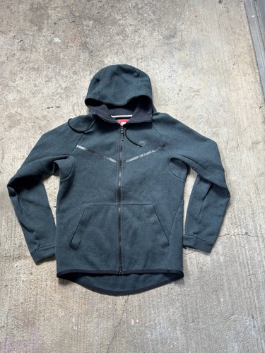 Small green nike tech fleece - tech,