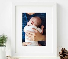 FOTO QUADRO CON STAMPA E CORNICE BIANCA NERA O COLOR LEGNO MISURA 30 X 30 CM.