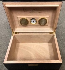 Humidor Cuervo y Sobrinos e
