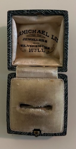 Antico portagioie anello