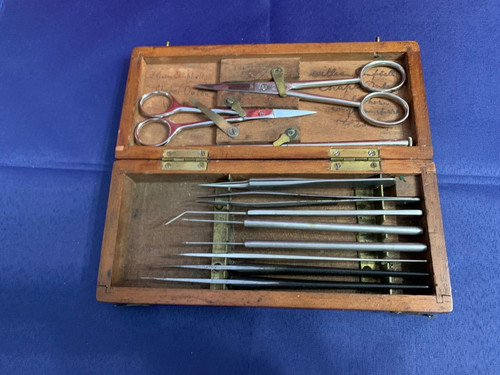 Antica scatola strumenti