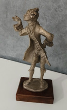 Statuetta in Peltro Cesellato