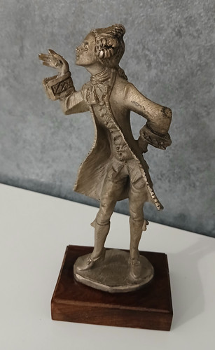 Statuetta peltro cesellato - statuetta,